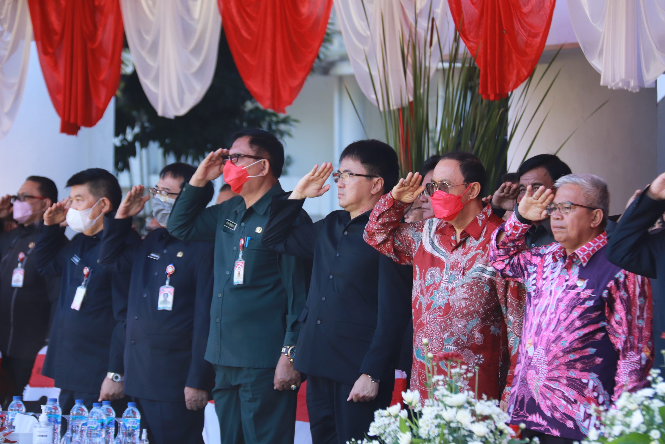 Giat Jumat, Walikota Manado Andrei Angouw Mengikuti Upacara Nasional dan Pelantikan Pengukuhan KADIN