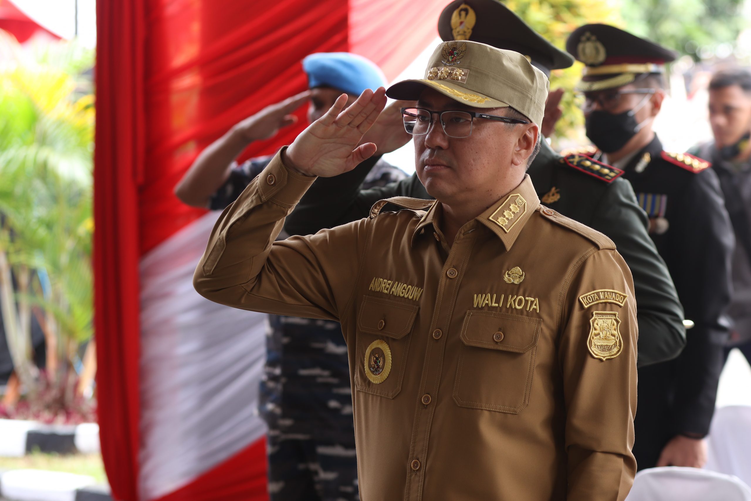 Walikota Manado Menghadiri Upacara Hari Bhayangkara Ke-76 di Polresta
