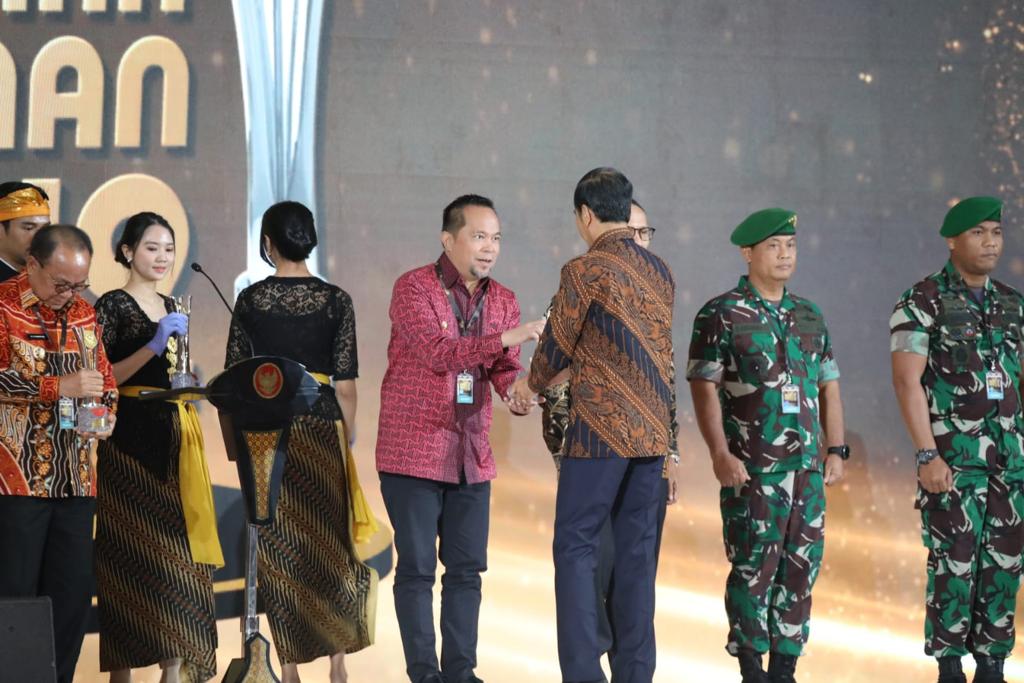 Terbaik Atas Pengendalian Pandemi Covid-19, Kota Manado Terima Penghargaan Dari Presiden Repoblik Indonesia