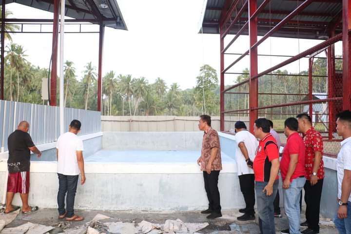 Berita Foto : Bupati FDW Tinjau Langsung lokasi pembangunan Factory Sharing