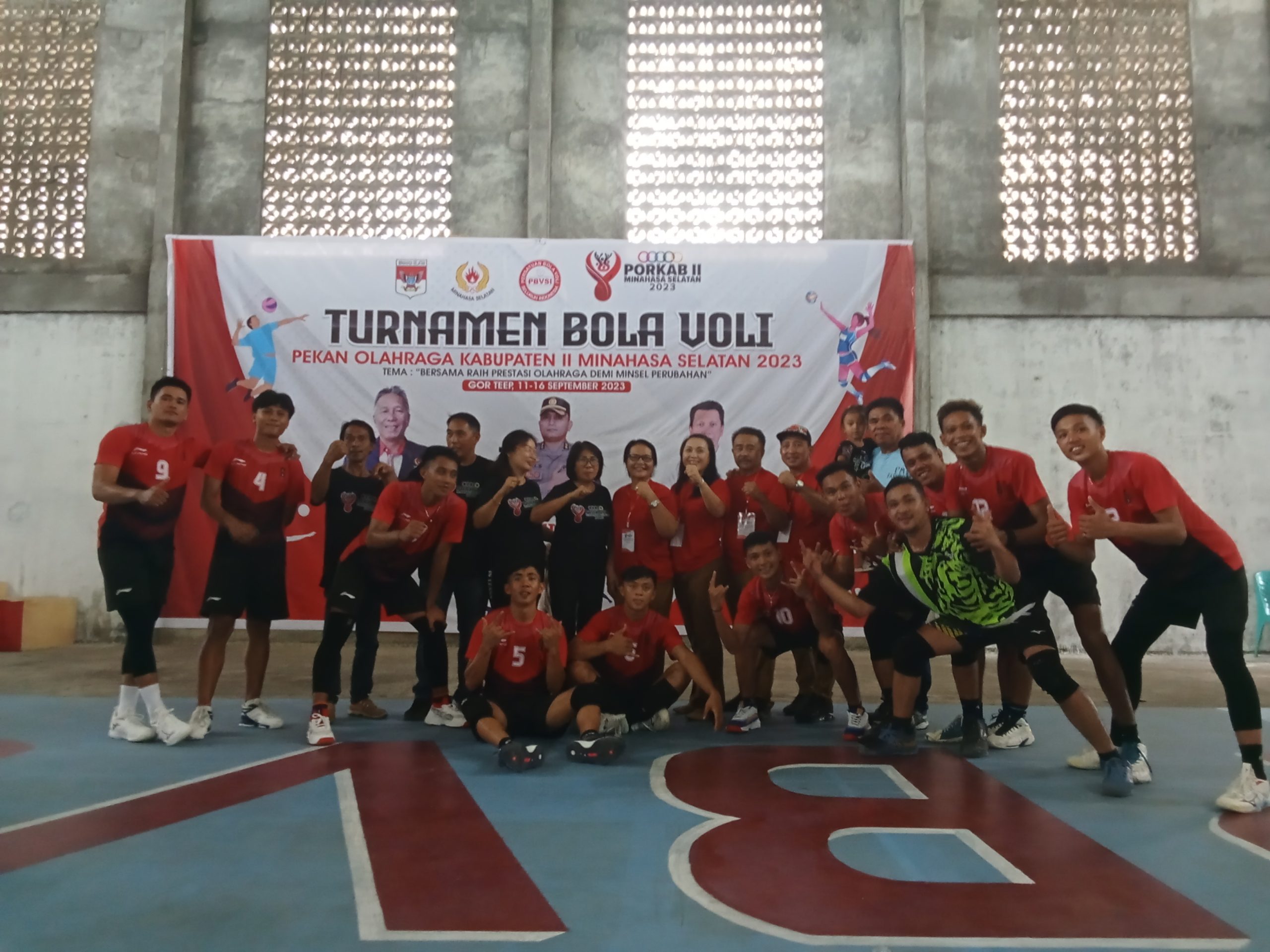 Laga panas , Amtim Tumbang ditangan Tim Bola Voli Amurang Barat 3 : 0