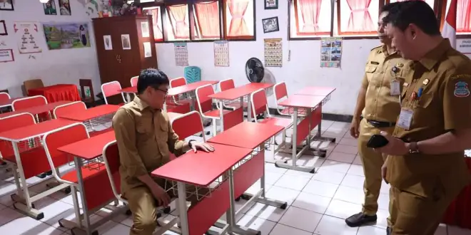 Ruang Sekolah di Mapanget Diperiksa Langsung oleh Walikota Andrei Angouw